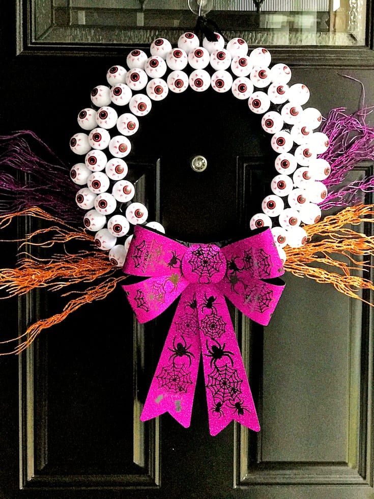 DIY Eyeball Halloween Wreath